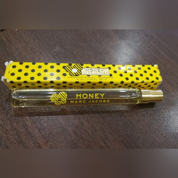 Marc Jacobs Other - "Honey" by Marc Jacobs travel spray
